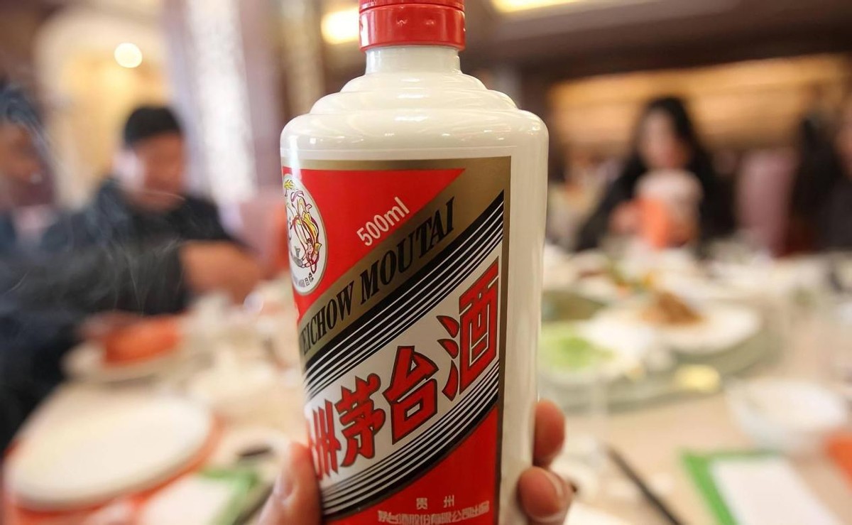 一百左右的白酒推荐(一百以内最顺口的白酒) 一百左右的白酒推荐(一百以内最顺口的白酒)