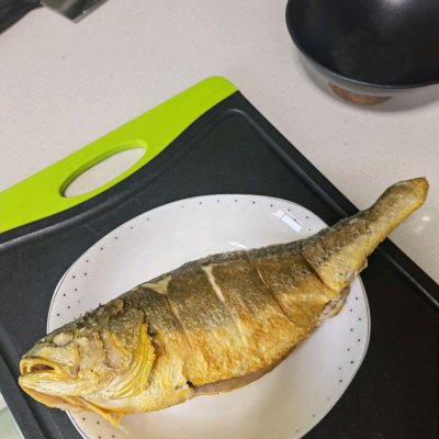 红烧黄鱼好吃的家常做法和步骤(我一年四季都想吃) 红烧黄鱼好吃的家常做法和步骤(我一年四季都想吃)