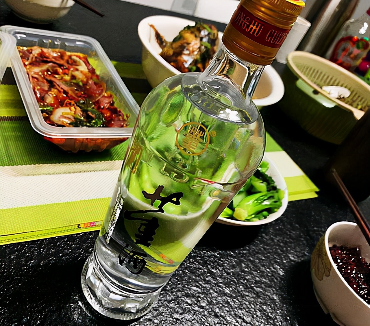 一百左右的白酒推荐(一百以内最顺口的白酒) 一百左右的白酒推荐(一百以内最顺口的白酒)