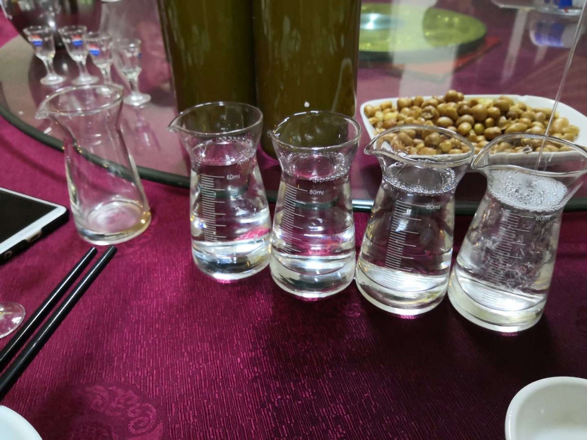 一百左右的白酒推荐(一百以内最顺口的白酒) 一百左右的白酒推荐(一百以内最顺口的白酒)