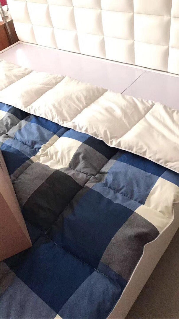 棉被、羽绒被、纤维被、羊毛被、蚕丝被比较(冬天盖哪种最舒适暖和) 棉被、羽绒被、纤维被、羊毛被、蚕丝被比较(冬天盖哪种最舒适暖和)
