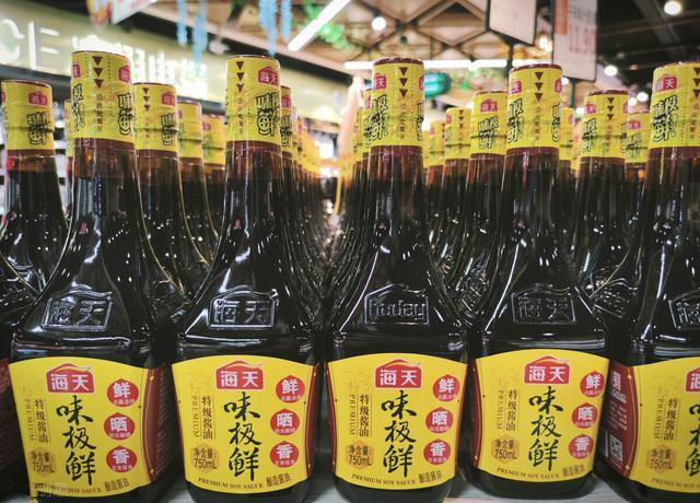 生抽老抽酱油味极鲜的区别是什么(生抽老抽酱油的区别和用法) 生抽老抽酱油味极鲜的区别是什么(生抽老抽酱油的区别和用法)