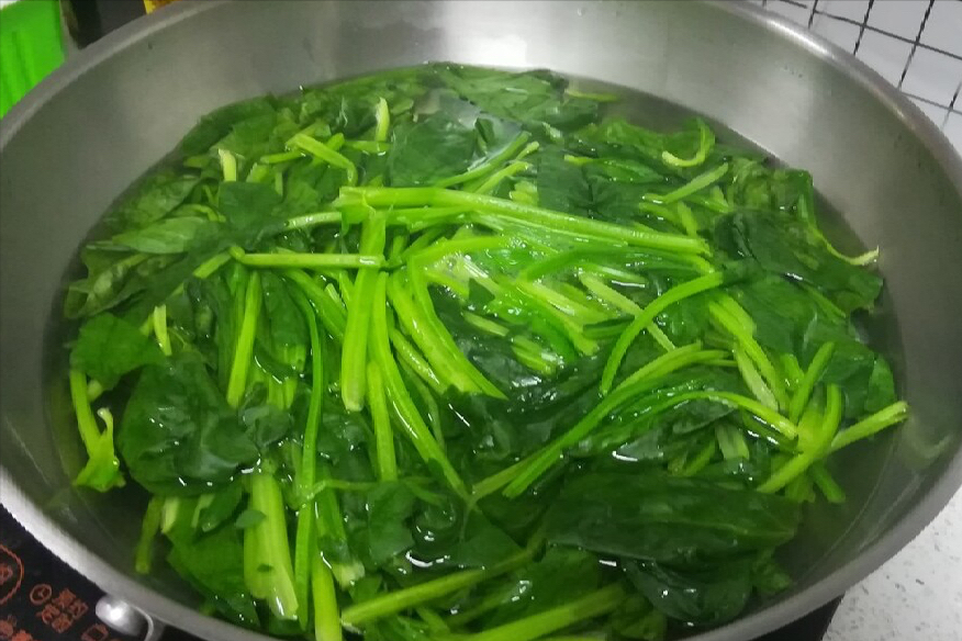 哪些蔬菜做之前需要焯水(这几种春季蔬菜做之前一定要焯水) 哪些蔬菜做之前需要焯水(这几种春季蔬菜做之前一定要焯水)