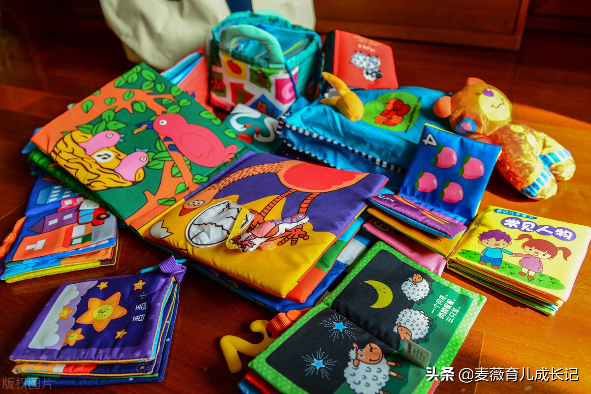 初生婴儿适合怎样的玩具(适合婴儿的玩具有哪些）