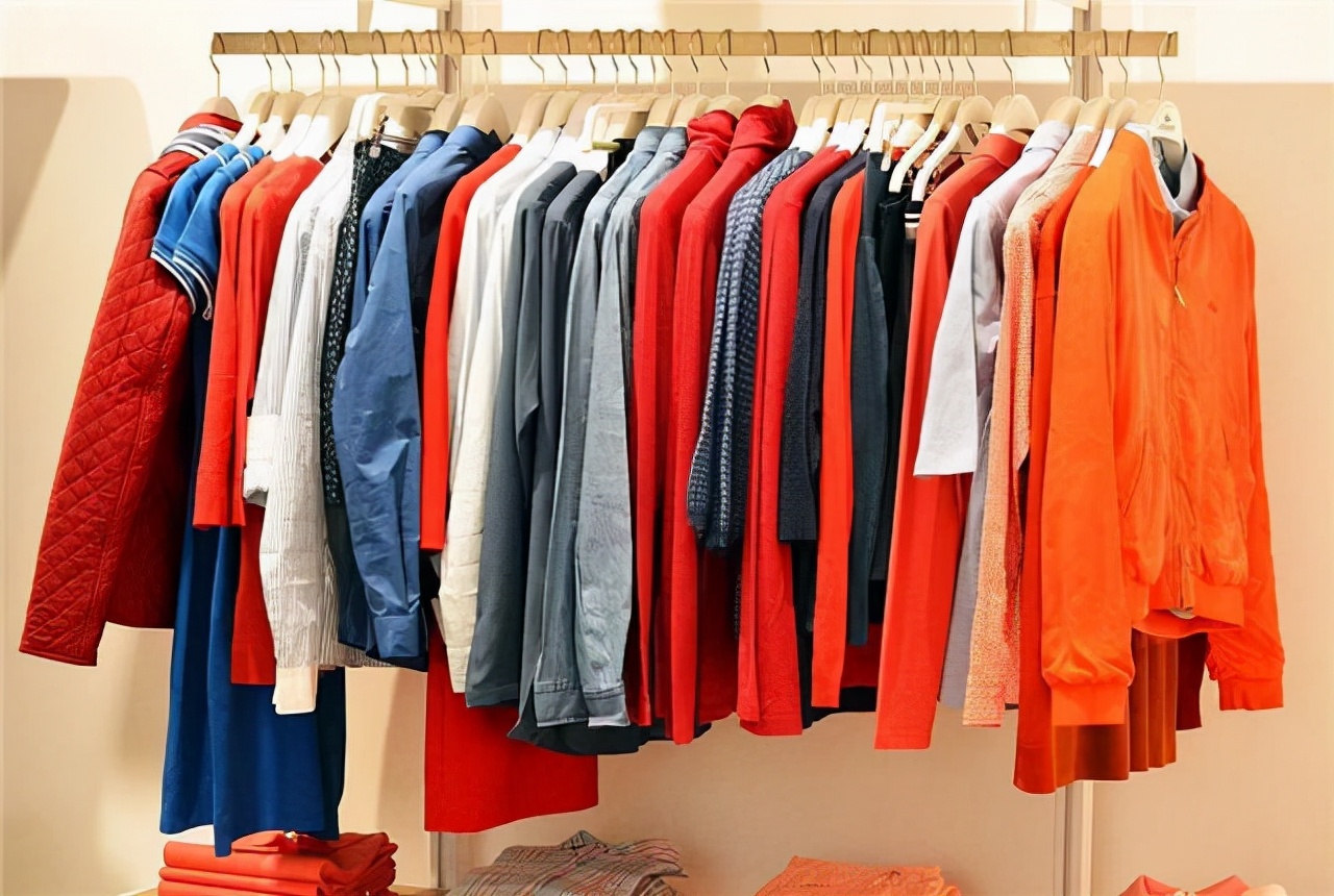 新衣服买回来要不要重新洗了之后再穿(新衣服买回来不着急穿应该这样做) 新衣服买回来要不要重新洗了之后再穿(新衣服买回来不着急穿应该这样做)