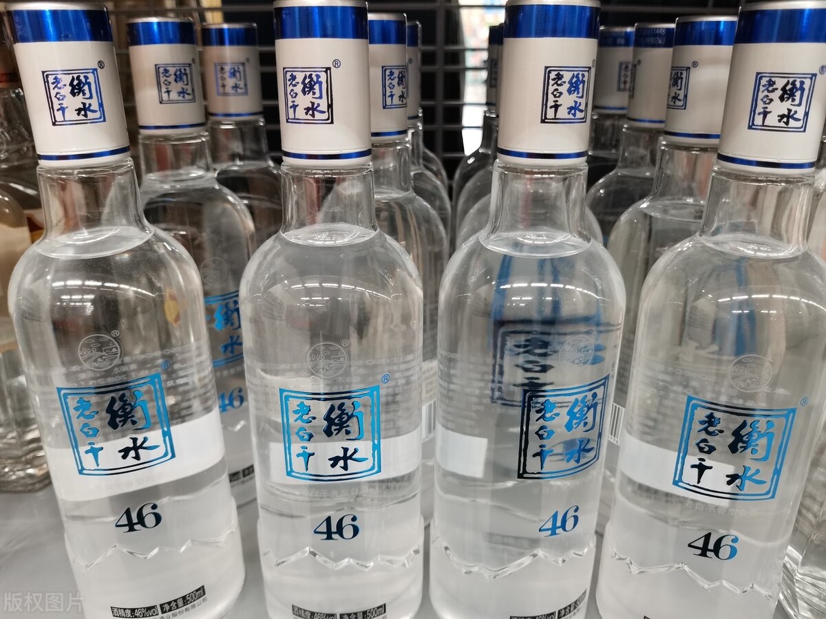 一般家里的酒柜放什么品牌酒比较多(不再为了面子喝酒的一群杂牌酒) 一般家里的酒柜放什么品牌酒比较多(不再为了面子喝酒的一群杂牌酒)