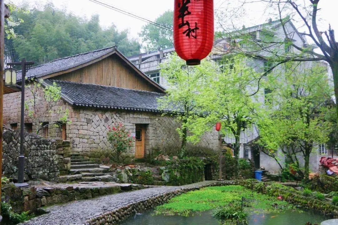 国内有哪些地方值得去旅行（想去就值得没有唯一的标准）