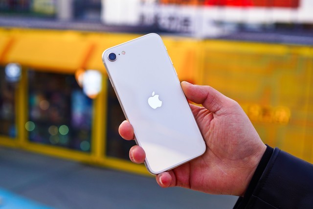 苹果最便宜的5G iPhone开售 3000元即可拿下最新苹果手机报价 苹果最便宜的5G iPhone开售 3000元即可拿下最新苹果手机报价