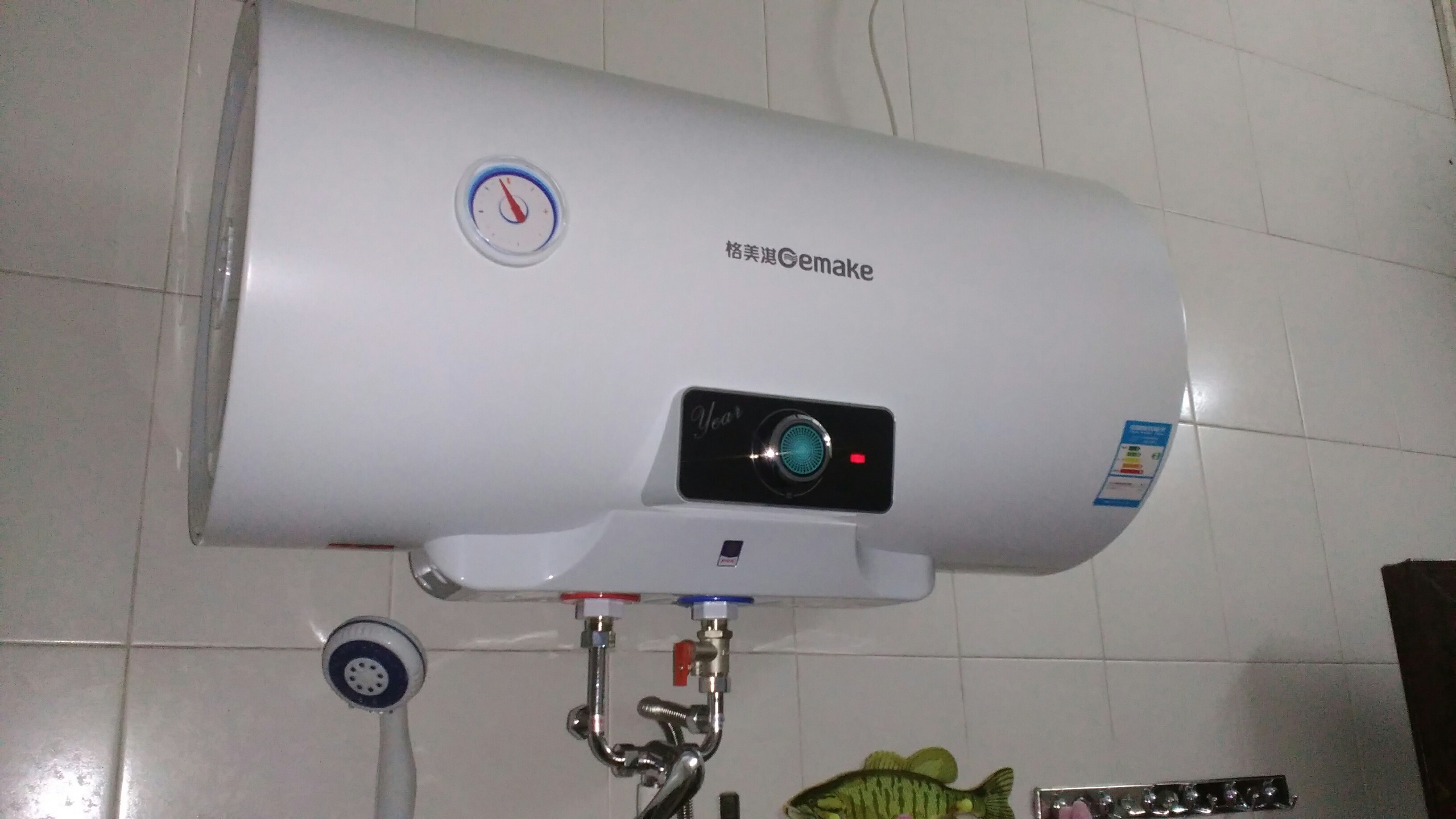 电热水器洗澡时需不需要断开电源在洗澡(电热水器洗澡不断开电源很多人都做错了) 电热水器洗澡时需不需要断开电源在洗澡(电热水器洗澡不断开电源很多人都做错了)