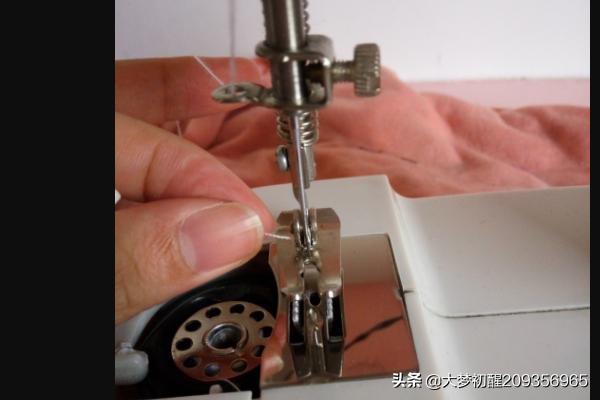 迷你缝纫机多少钱一台 迷你缝纫机不吃线是怎么回事？