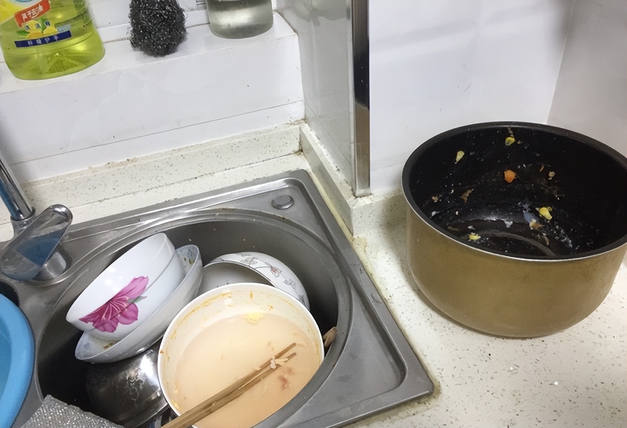 你平时是怎么洗碗的洗干净了吗(赶快改掉这几个洗碗习惯影响生活质量) 你平时是怎么洗碗的洗干净了吗(赶快改掉这几个洗碗习惯影响生活质量)