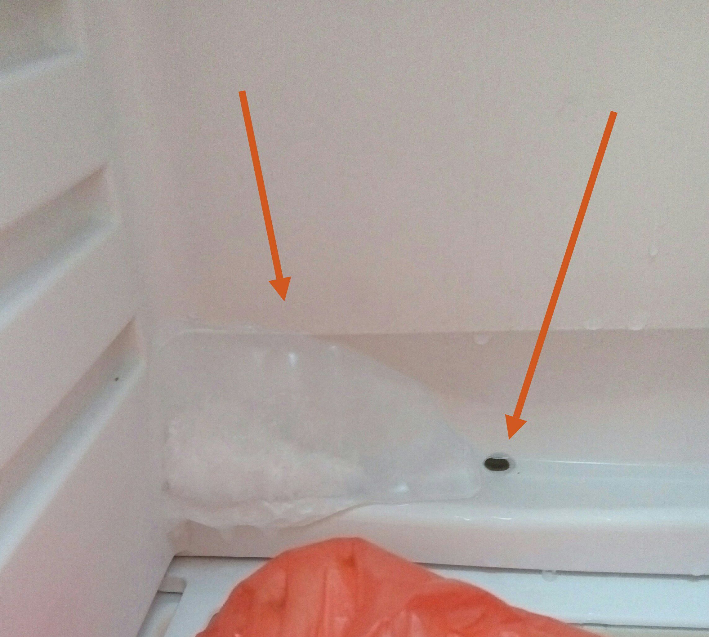 冰箱冷藏室积水结冰怎么解决（冰箱冷藏室积水结冰这样操作解决）