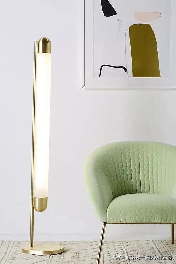 现代简约客厅用什么灯 现代简约风格的客厅适合装什么样的灯具？