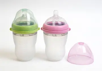 硅胶奶瓶好吗 三十块钱硅胶奶瓶安全吗？断奶奶瓶买硅胶和ppsu？